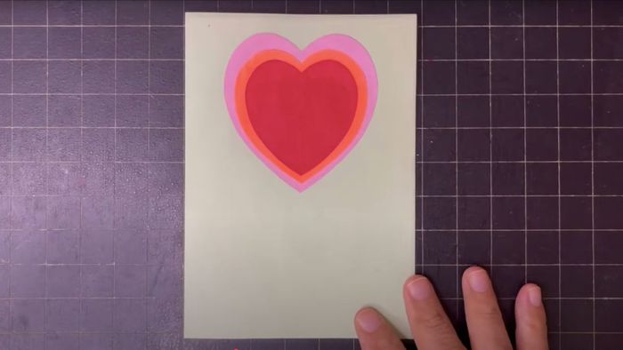 Cách tạo thiệp 20/10 với ba trái tim xếp chồng từ giấy A4