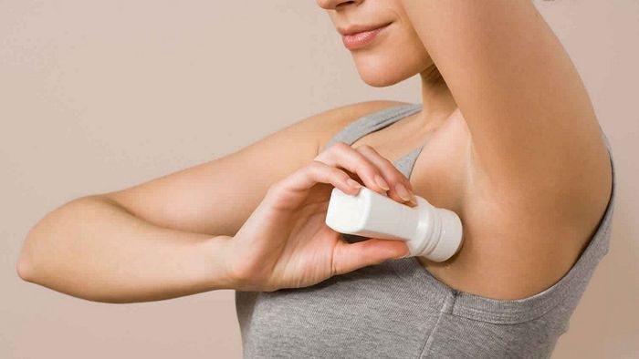 Vết ố do lăn khử mùi