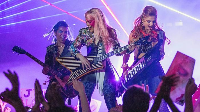 Jem and the Holograms - Jem và Những Ảo Ảnh (2015)