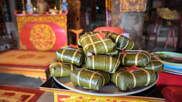Quà Tết quê: Bánh chưng/Bánh tét