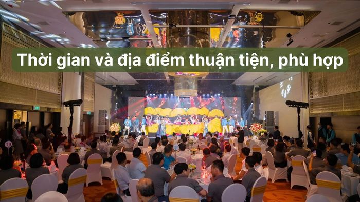 Thời gian tổ chức cũng rất quan trọng đối với việc xây dựng kịch bản tiệc cuối năm, giúp chương trình diễn ra suôn sẻ và hợp lý.