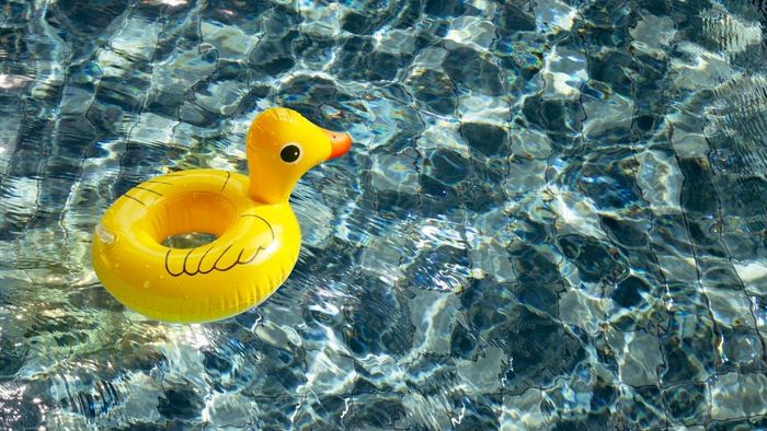 Mẫu slide mùa hè với thiết kế nghệ thuật sáng tạo
