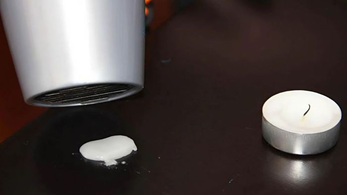 Cách xử lý sáp nến bám trên bề mặt