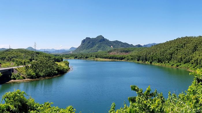 Bạn nên chọn tháng 3 hoặc tháng 9 để du lịch Quảng Bình, khi thời tiết thuận lợi nhất.