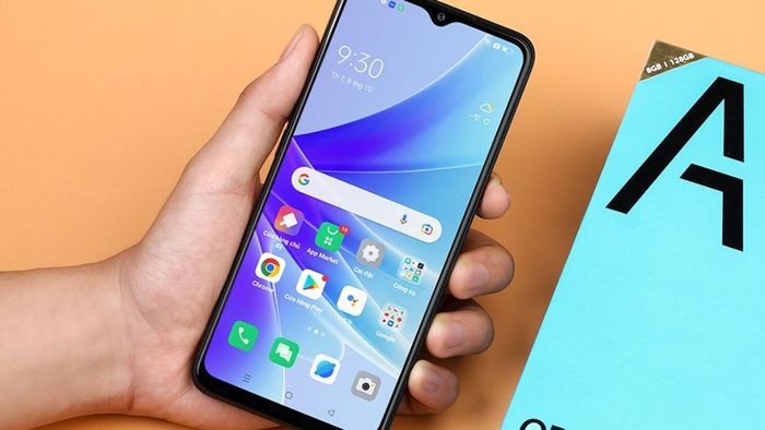 Điện thoại màn hình lớn và pin bền bỉ