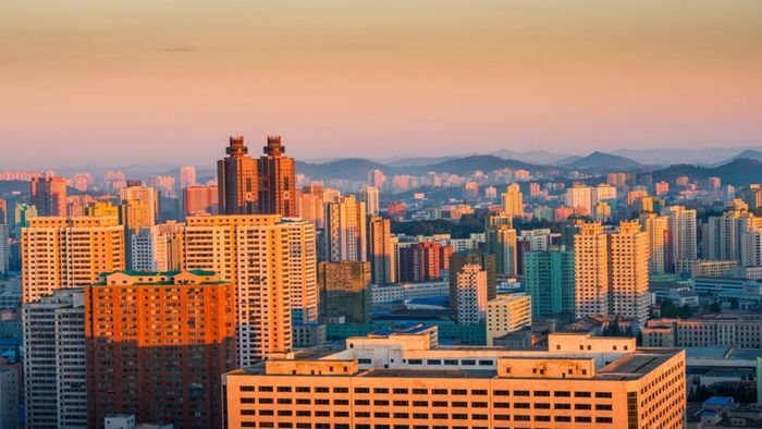 Khung cảnh bình minh thành phố đầy lãng mạn