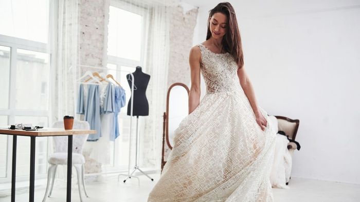 Chụp ảnh cưới trong studio hiện đại