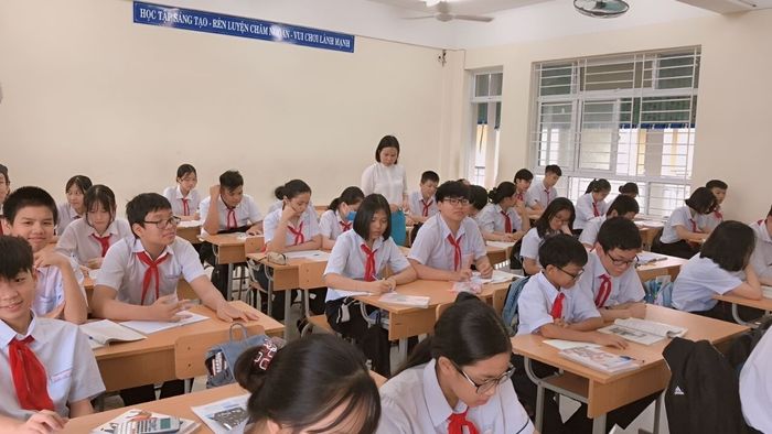Ảnh lớp học cấp 2 đầy sắc màu và ấn tượng