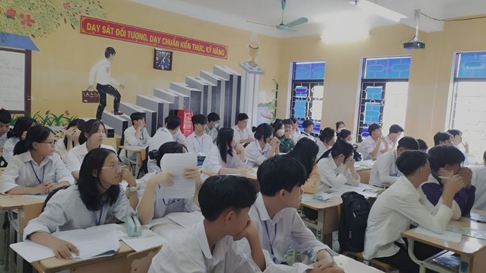 Hình ảnh lớp học cấp 2 tuyệt vời