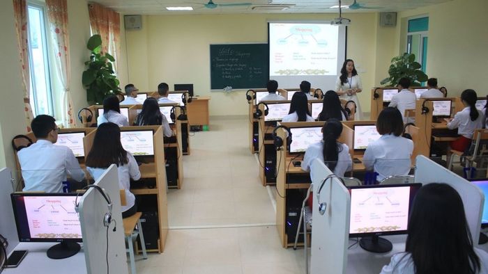 Hình ảnh lớp học cấp 3 đầy ấn tượng