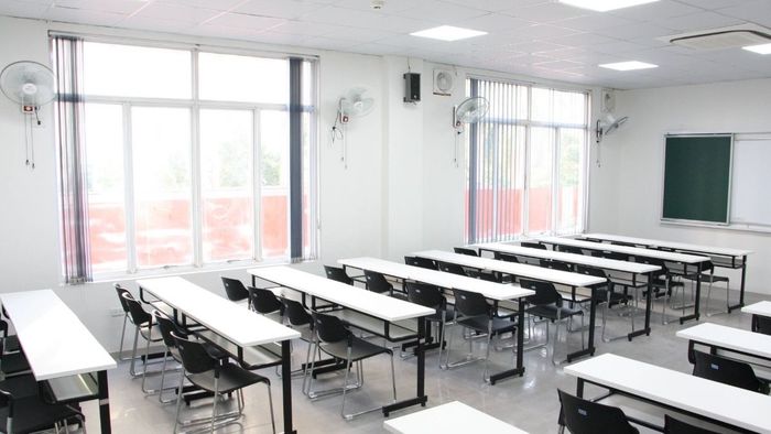 Ảnh lớp học đại học đầy sáng tạo và ấn tượng