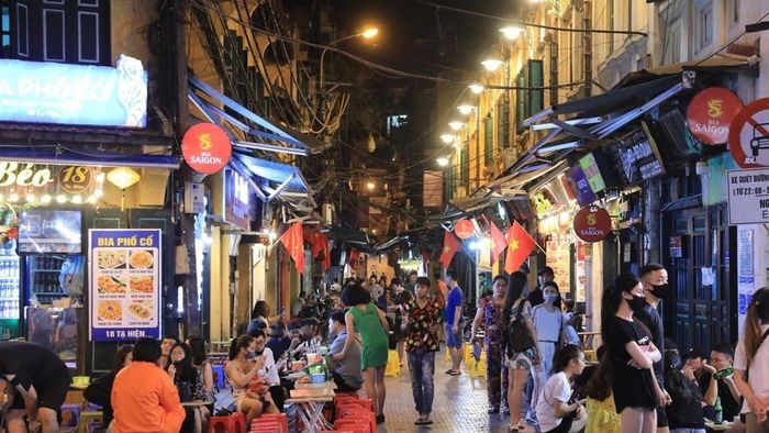 Khung cảnh Phố cổ Hà Nội về đêm tuyệt đẹp