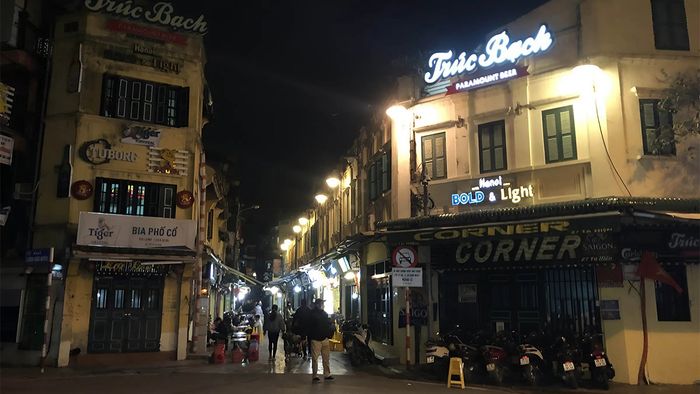 Khung cảnh Phố cổ Hà Nội khi màn đêm buông xuống