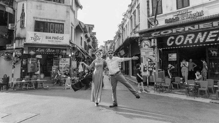 Những hình ảnh đen trắng về Phố cổ Hà Nội xưa làm nổi bật vẻ đẹp dịu dàng của thủ đô