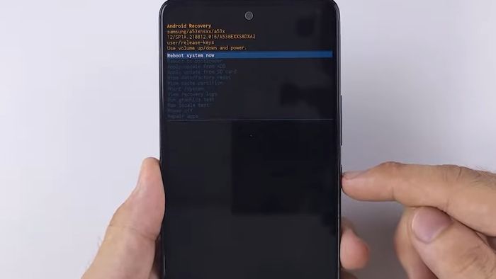 Cách xoá mật khẩu màn hình Samsung bằng Hard Reset - bước 5