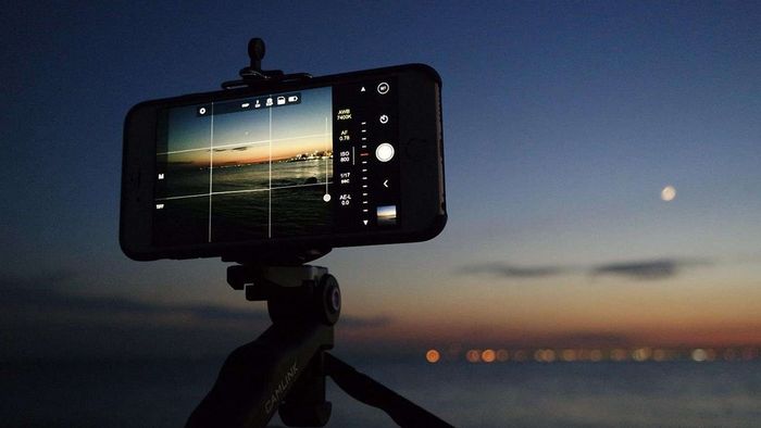 Tác dụng của lưới camera trên iPhone là gì?