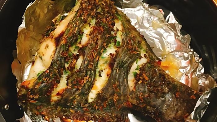 Cách làm cá nướng giấy bạc bằng nồi chiên không dầu siêu ngon bước 2