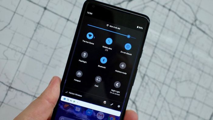 Các tính năng hỗ trợ điều chỉnh độ sáng màn hình Android