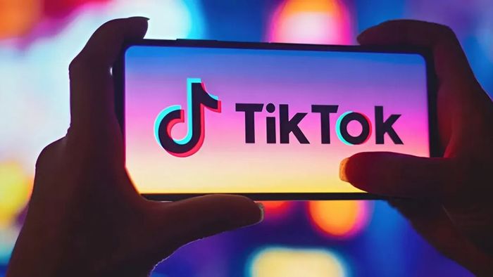 Có thể xoay màn hình khi xem TikTok trên điện thoại không?