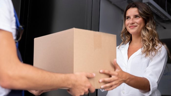 Khoảnh khắc shipper đẹp và ý nghĩa