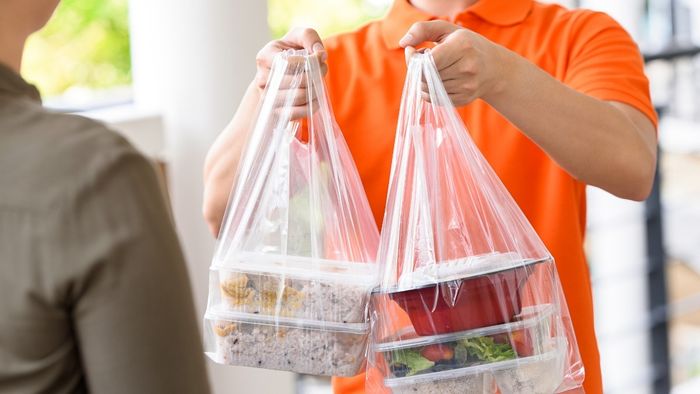 Những bức ảnh shipper giao đồ ăn đầy tận tâm và chuyên nghiệp