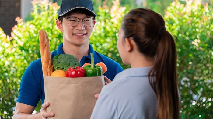 Những bức ảnh shipper giao đồ ăn đầy tận tâm và chuyên nghiệp