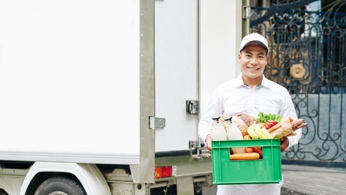 Những bức ảnh shipper giao đồ ăn với nụ cười tươi tắn và thân thiện