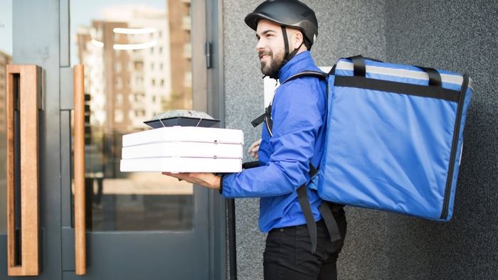 Khoảnh khắc shipper giao đồ ăn đẹp và đầy cảm xúc