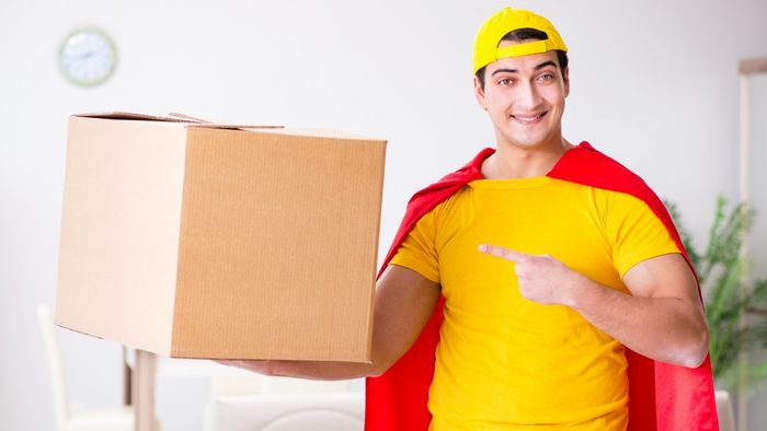 Hình ảnh shipper hài hước và đầy cảm xúc