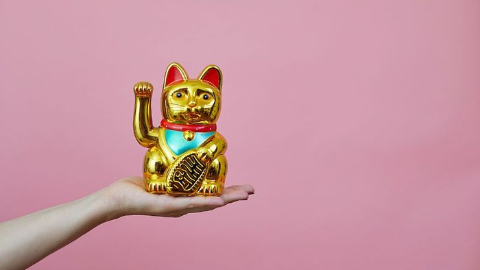 Ảnh mèo thần tài 4K sắc nét cho máy tính