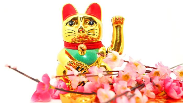 Mèo thần tài dễ thương sẽ thổi thêm luồng sinh khí và may mắn cho không gian làm việc của bạn.