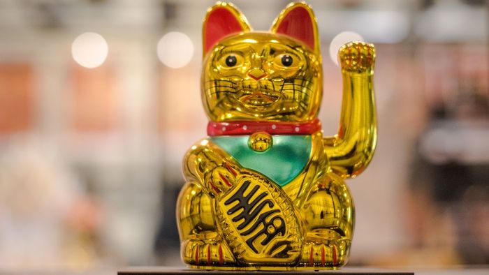Hình nền mèo thần tài may mắn sẽ làm cho không gian của bạn thêm phần thú vị và may mắn hơn bao giờ hết.