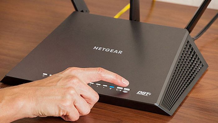 Những bước cần thực hiện khi phát hiện có người lạ dùng Wifi của bạn