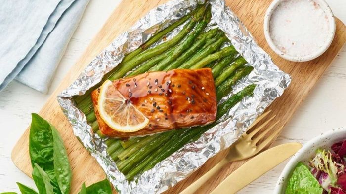 Hướng dẫn làm cá hồi nướng măng tây với nồi chiên không dầu
