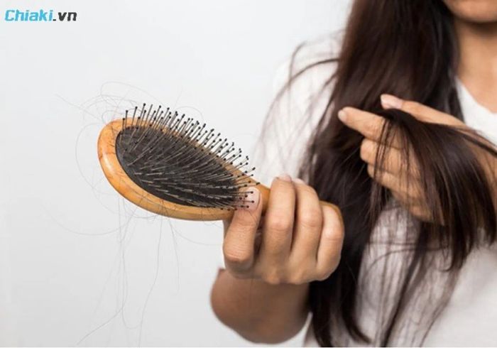 Nguyên nhân gây ra tình trạng rụng tóc