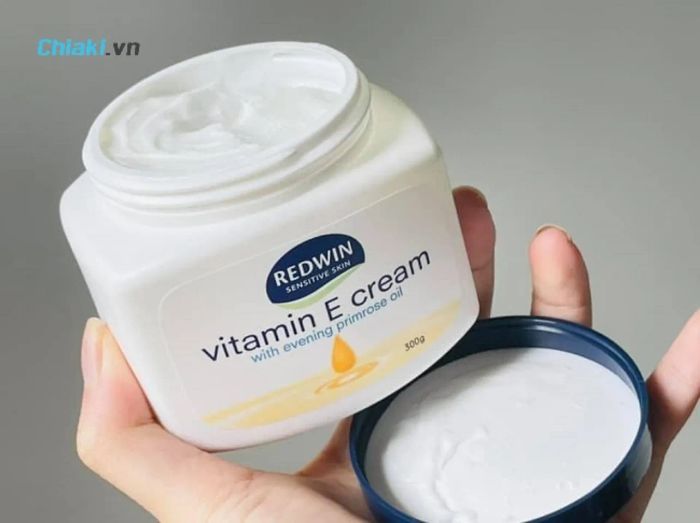 Kem dưỡng da mềm mịn Redwin Vitamin E cream của Úc