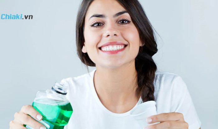 Lựa chọn nước súc miệng diệt khuẩn theo tiêu chí quan trọng