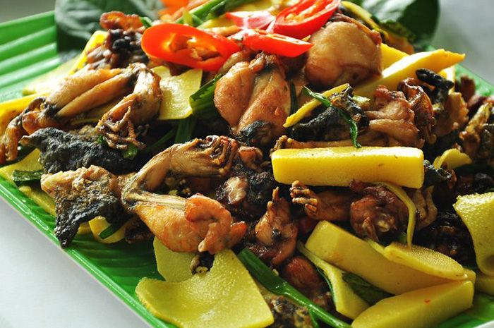 Hướng dẫn làm món ếch xào thơm ngon, hấp dẫn với hương vị đậm đà và cách thực hiện đơn giản.