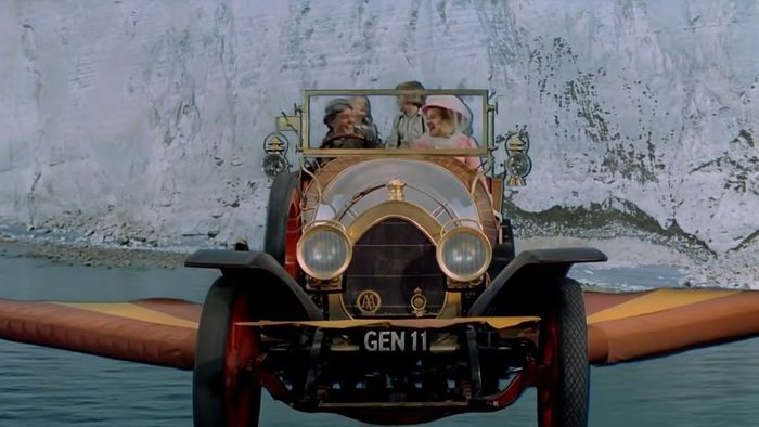 Chitty Chitty Bang Bang cất cánh trong bộ phim năm 1968 với sự tham gia của Dick Van Dyke