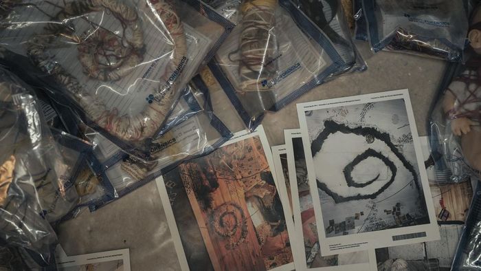 Biểu tượng xoắn ốc đáng sợ trong True Detective: Đất Nước Đêm