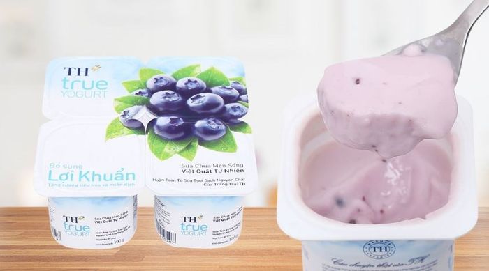 Lốc 4 hộp sữa chua trái cây TH true YOGURT vị việt quất 100g