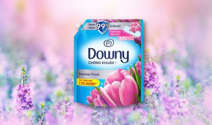Nước xả Downy chống khuẩn hương nắng mai túi 3.5 lít