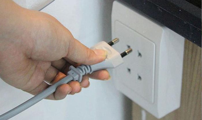 Ngắt nguồn điện sau khi sử dụng máy để đảm bảo an toàn