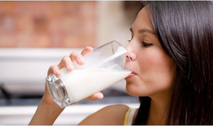 Không nên tiêu thụ quá nhiều sữa tươi không đường
