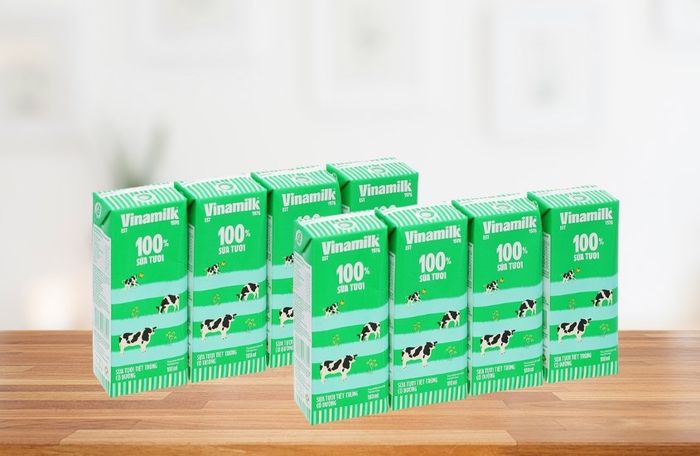 Lốc 4 hộp sữa tươi tiệt trùng Vinamilk có đường 180 ml (dành cho trẻ từ 1 tuổi)