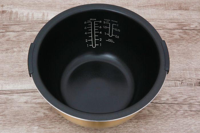 Lòng nồi dày bền cao cấp - Nồi cơm cao tần Midea MB-HS4008