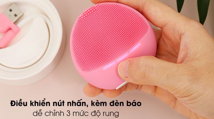 Máy rửa mặt và chăm sóc da nhạy cảm Halio Sensitive Baby Pink - Điều khiển nút nhấn kèm đèn báo đơn giản