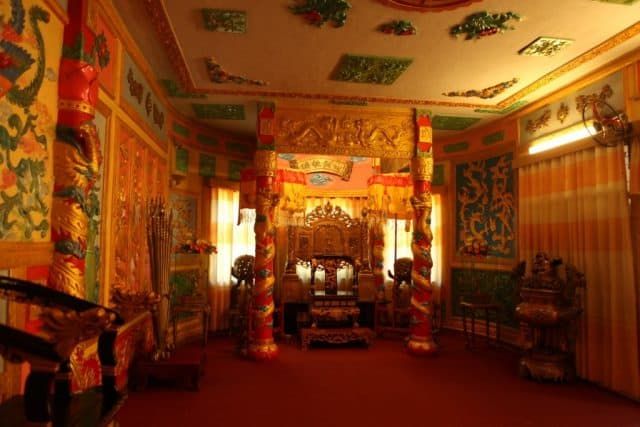 Nội thất bên trong Dinh Bảo Đại