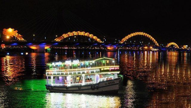 Lung linh sông Hàn trong đêm tại Đà Nẵng