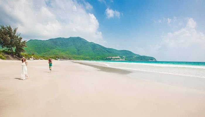 Dạo bộ trên những dải cát Bãi Dài Nha Trang